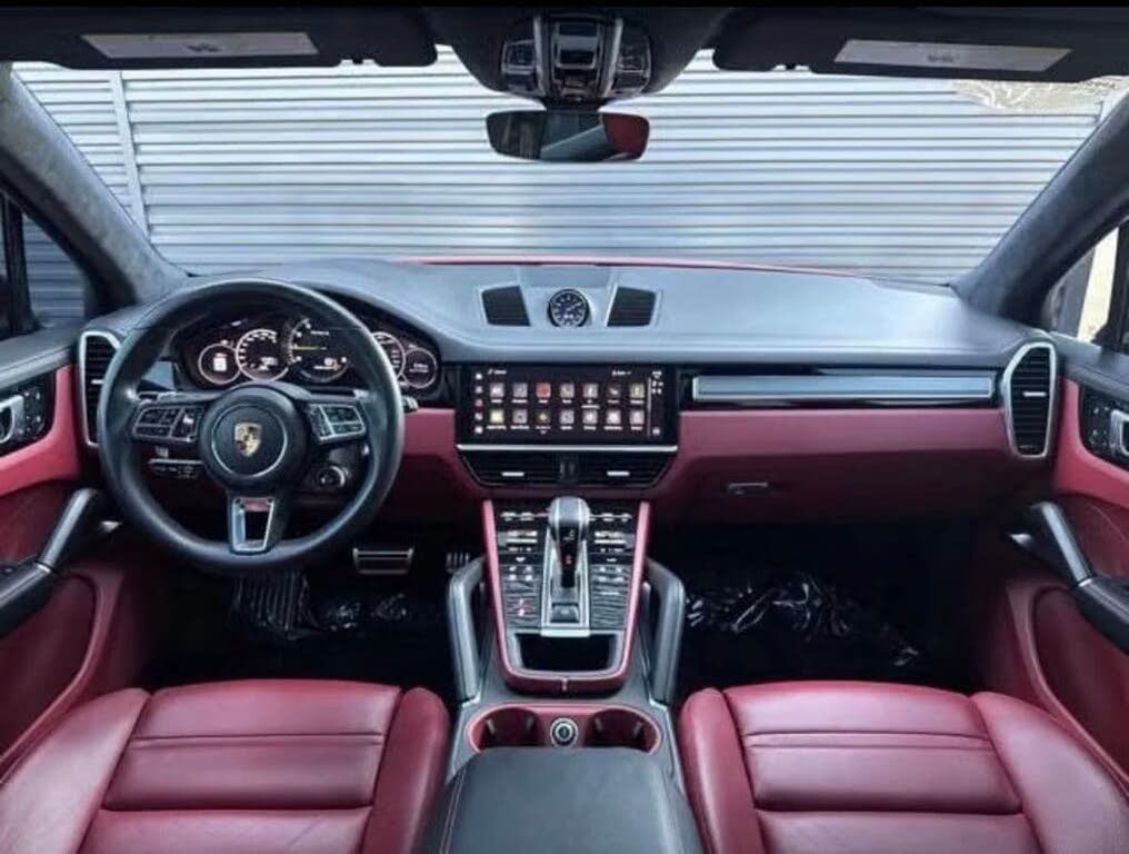 2023 Porsche Cayenne Turbo GT AWD photo 18