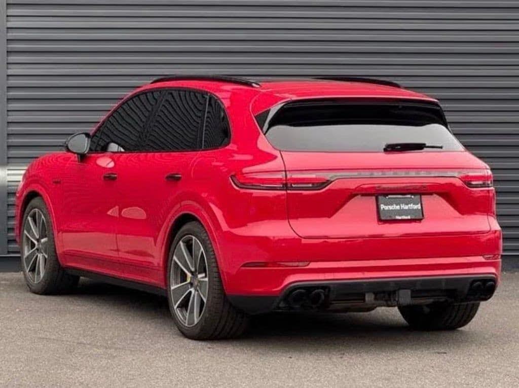 2023 Porsche Cayenne Turbo GT AWD photo 3