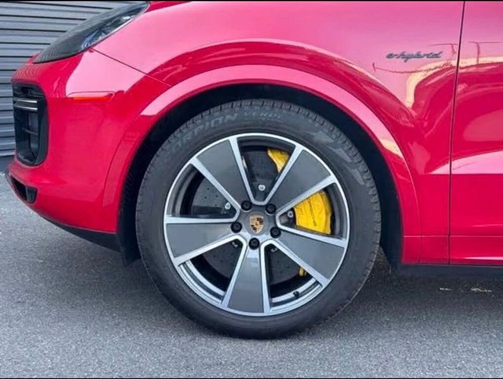 2023 Porsche Cayenne Turbo GT AWD photo 9