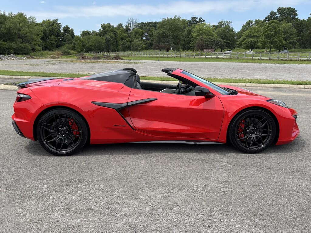 2023 Chevrolet Corvette Z06 3LZ Convertible RWD photo 8