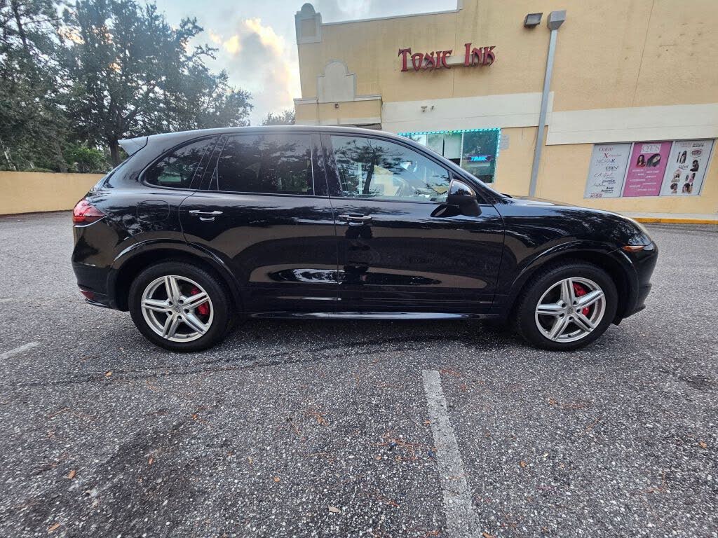 2013 Porsche Cayenne GTS AWD photo 6