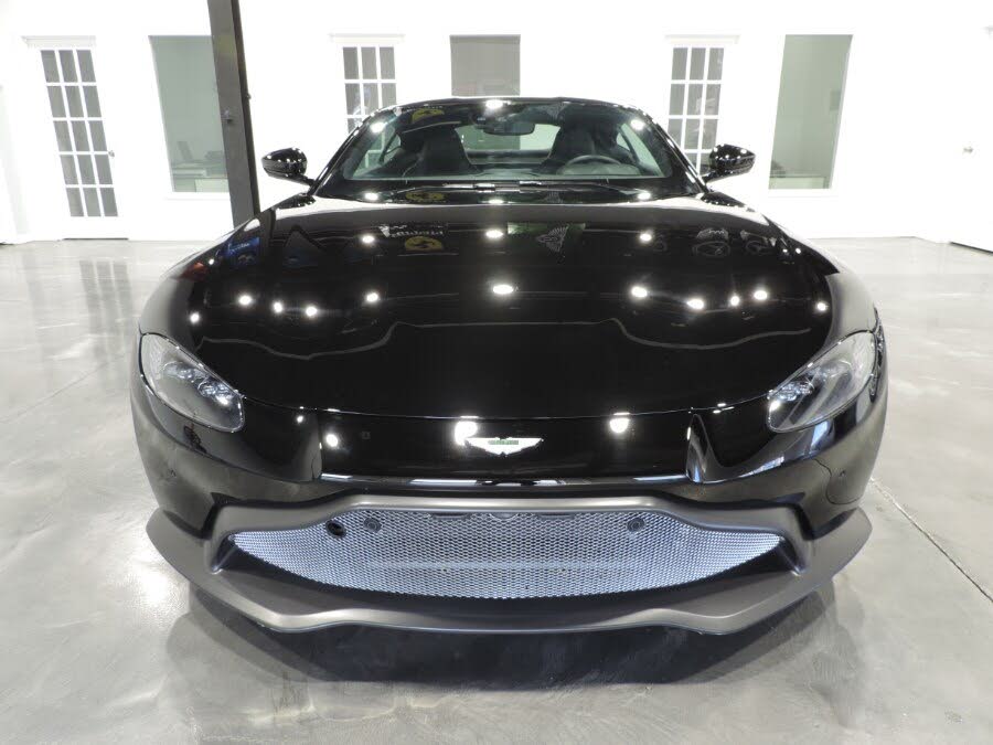 2019 Aston Martin Vantage RWD photo 3