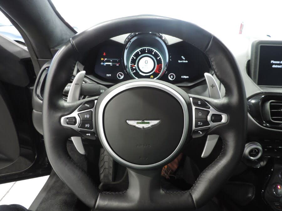 2019 Aston Martin Vantage RWD photo 9