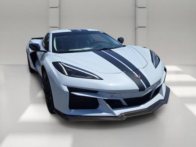 2023 Chevrolet Corvette Z06 3LZ Coupe RWD photo 3