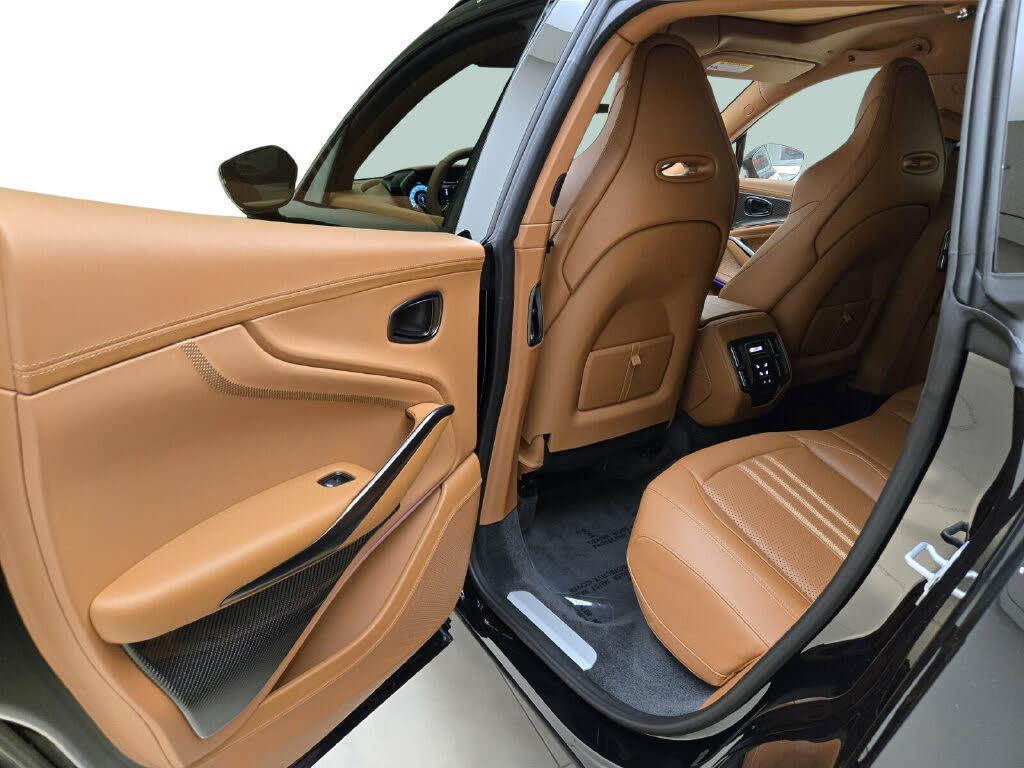 2026 Aston Martin DBX 707 AWD photo 16