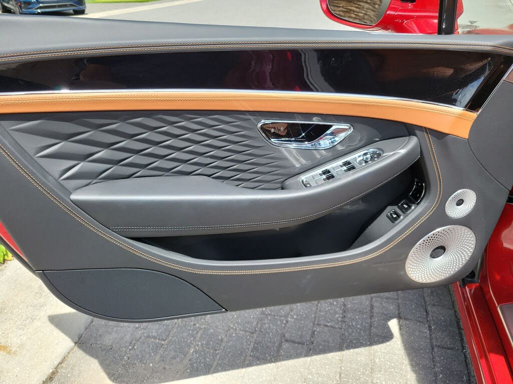 2026 Bentley Continental GTC Azure AWD photo 19