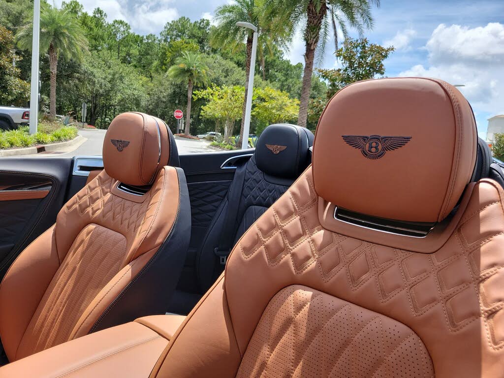 2026 Bentley Continental GTC Azure AWD photo 24