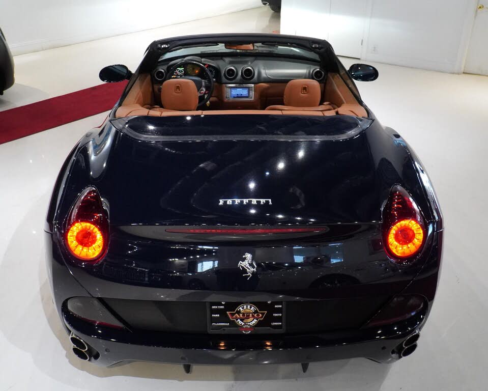 2012 Ferrari California Roadster photo 13
