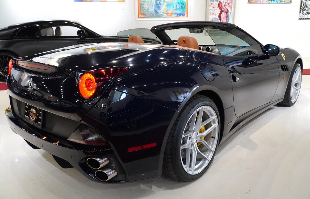 2012 Ferrari California Roadster photo 16