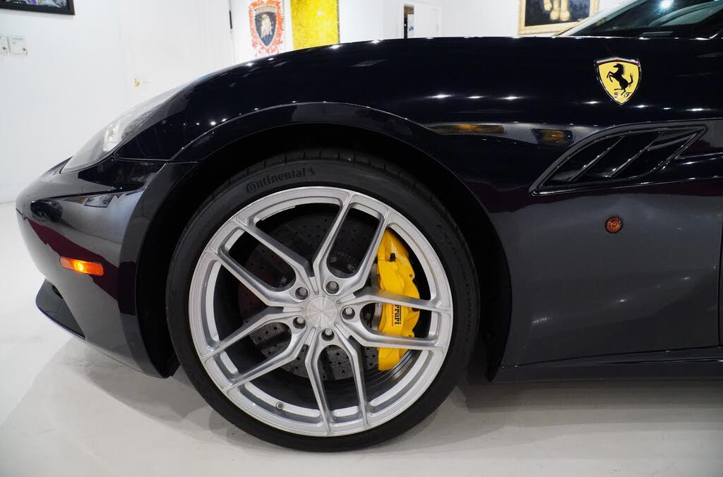 2012 Ferrari California Roadster photo 21