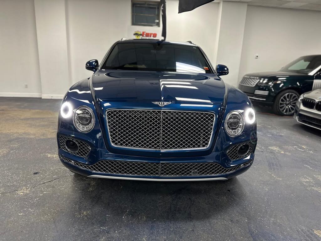 2018 Bentley Bentayga W12 Signature Edition AWD photo 2