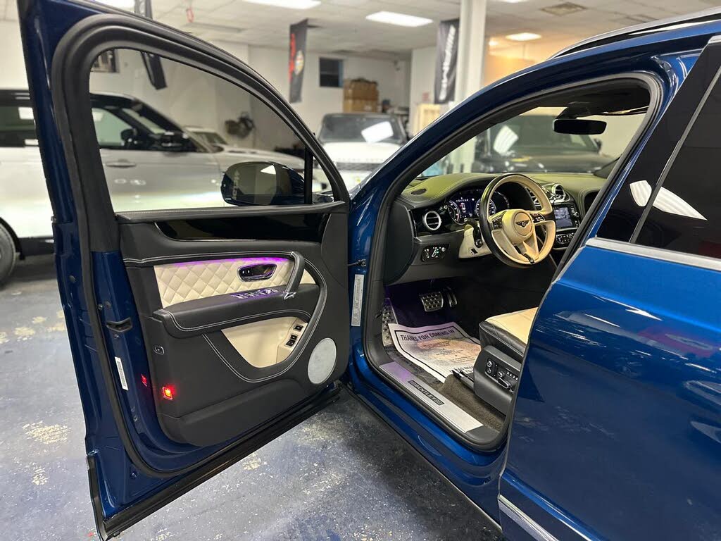 2018 Bentley Bentayga W12 Signature Edition AWD photo 12