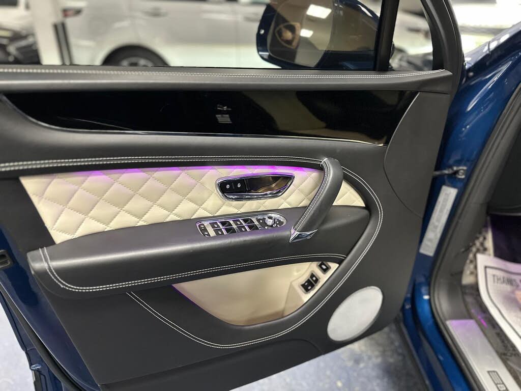 2018 Bentley Bentayga W12 Signature Edition AWD photo 14