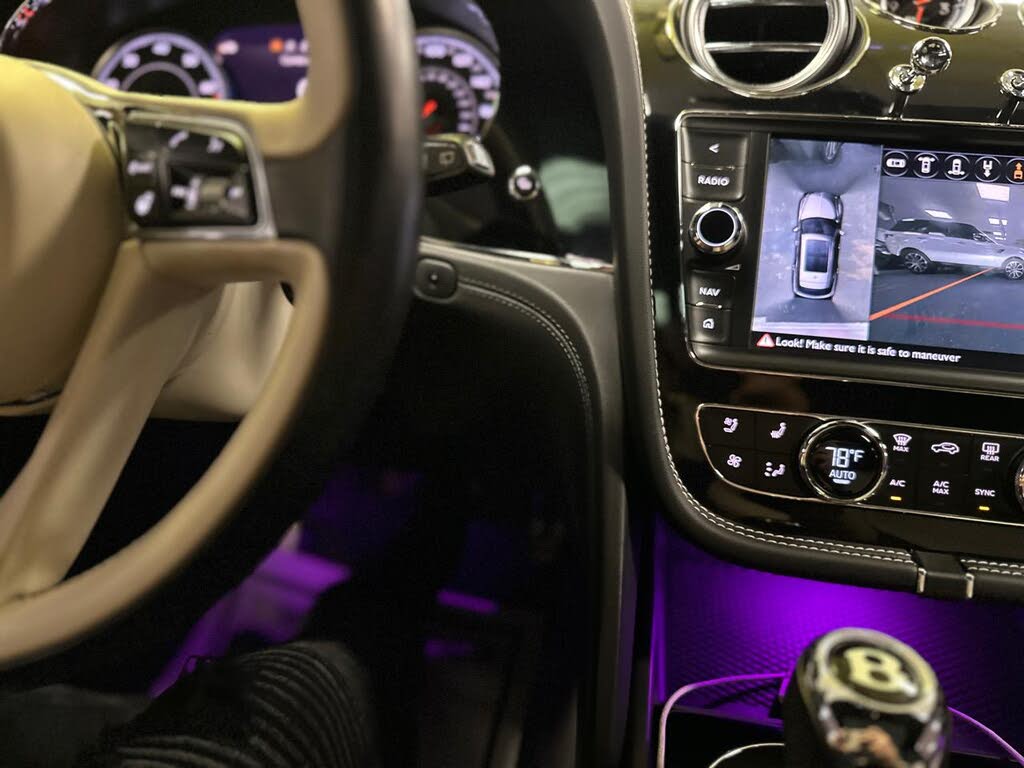 2018 Bentley Bentayga W12 Signature Edition AWD photo 24