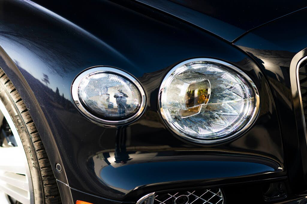 2026 Bentley Flying Spur Azure AWD photo 14