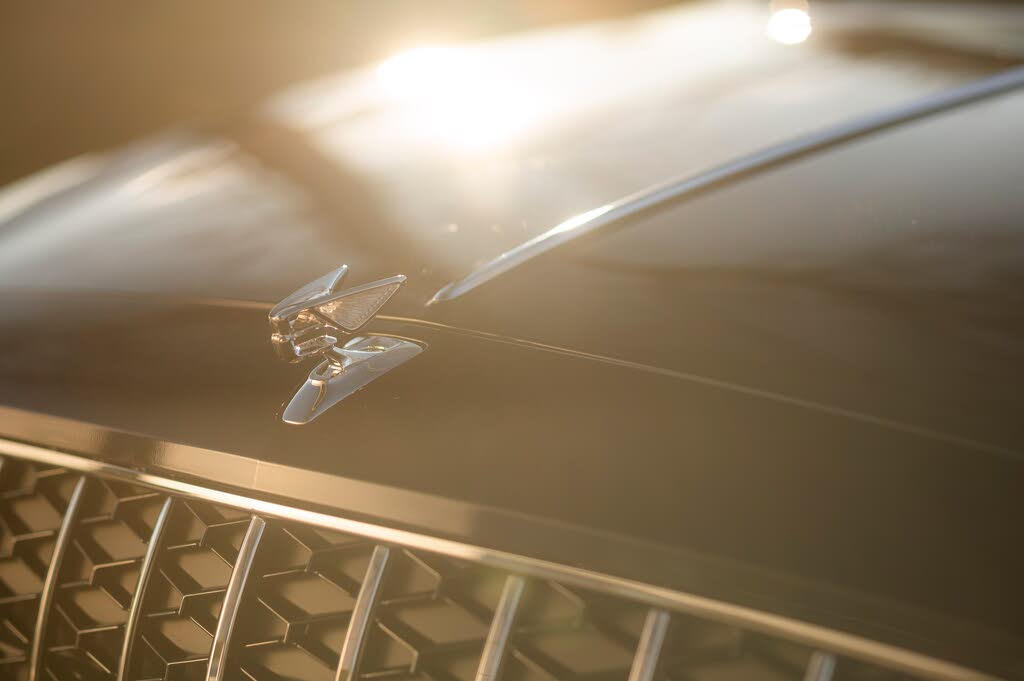 2026 Bentley Flying Spur Azure AWD photo 17