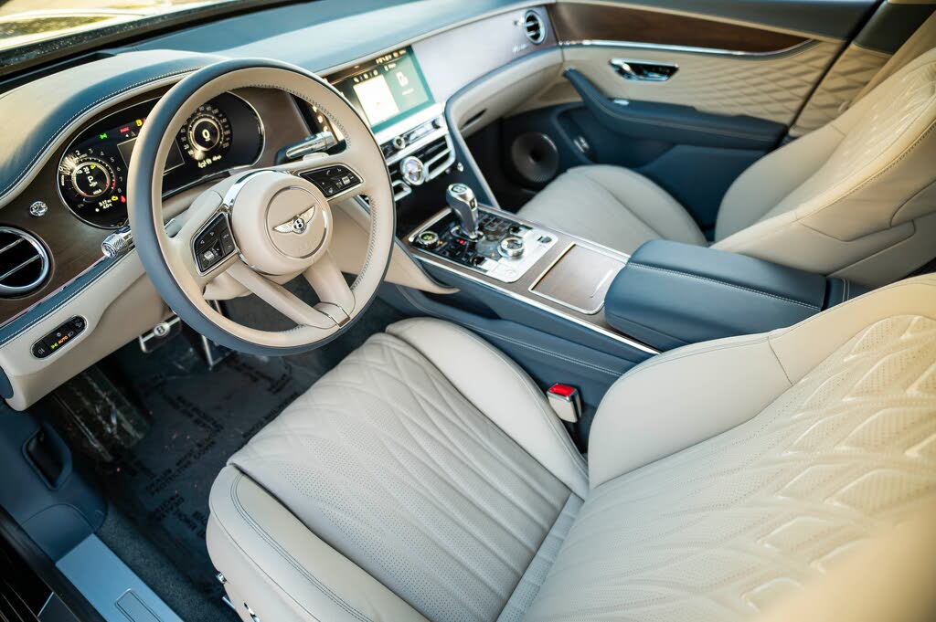 2026 Bentley Flying Spur Azure AWD photo 3