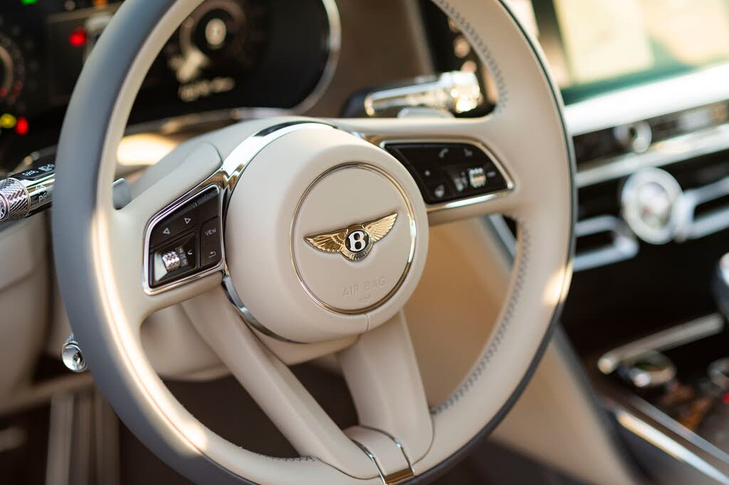 2026 Bentley Flying Spur Azure AWD photo 21