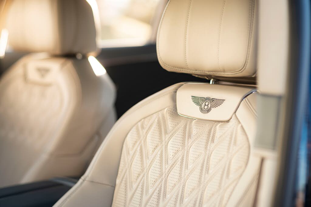2026 Bentley Flying Spur Azure AWD photo 23