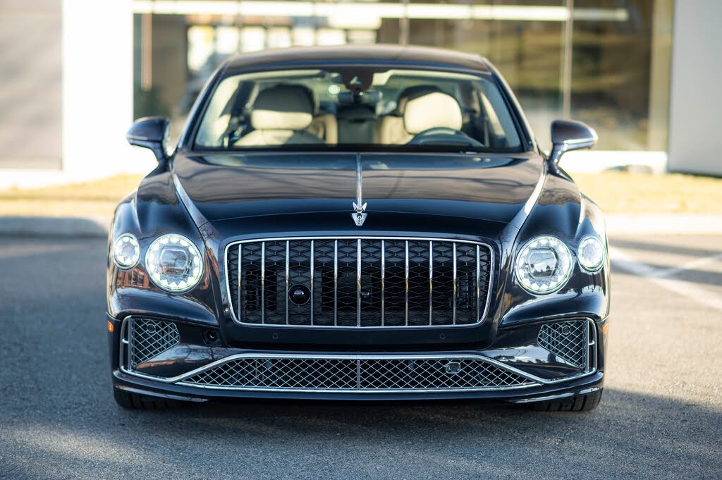 2026 Bentley Flying Spur Azure AWD photo 4