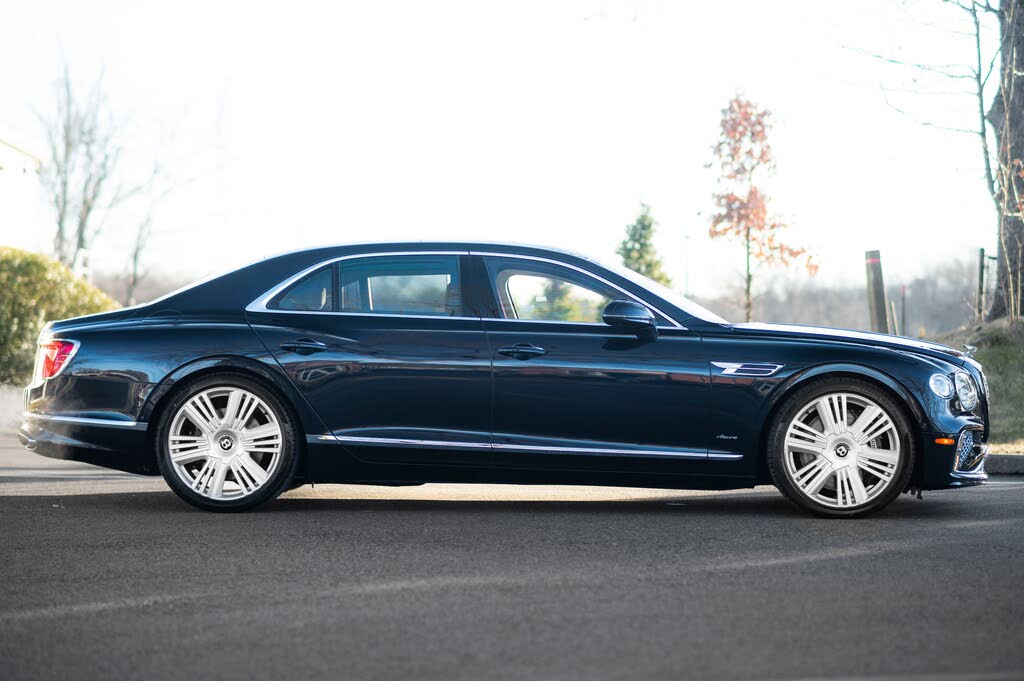 2026 Bentley Flying Spur Azure AWD photo 5