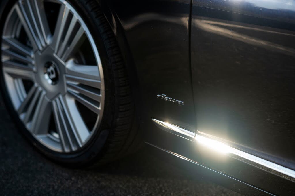 2026 Bentley Flying Spur Azure AWD photo 7