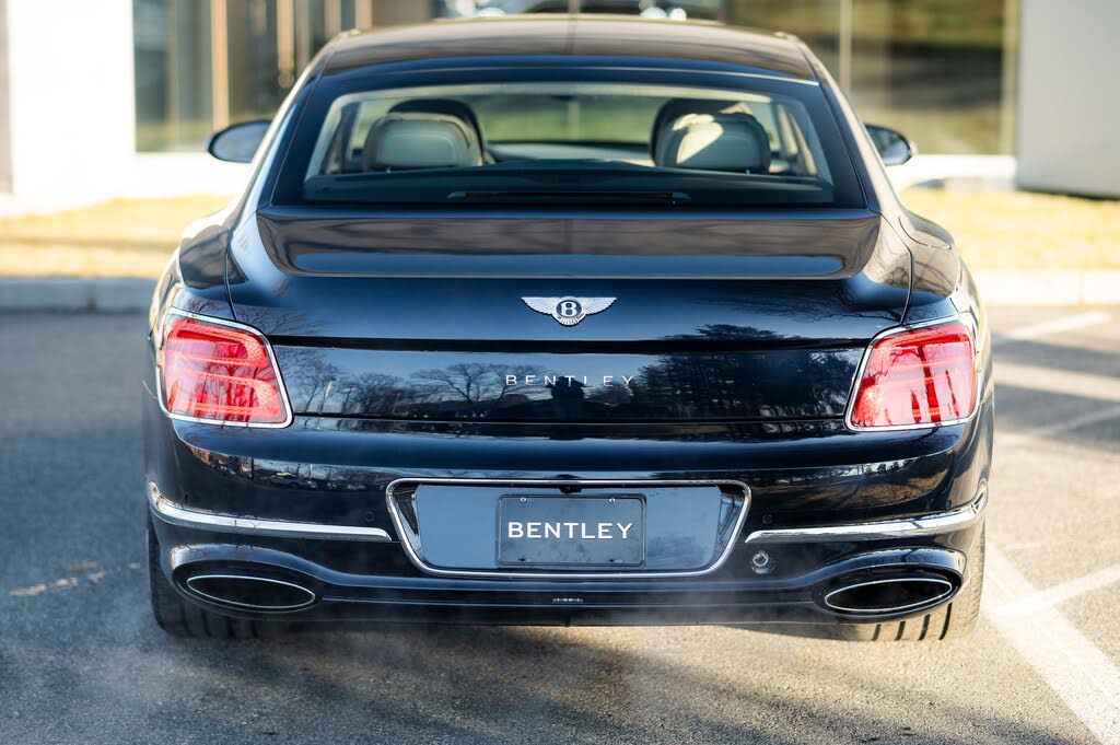 2026 Bentley Flying Spur Azure AWD photo 8