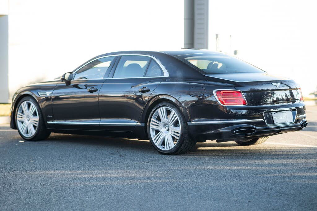 2026 Bentley Flying Spur Azure AWD photo 9