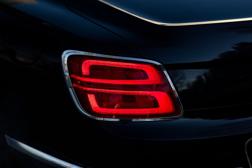 2026 Bentley Flying Spur Azure AWD photo 10