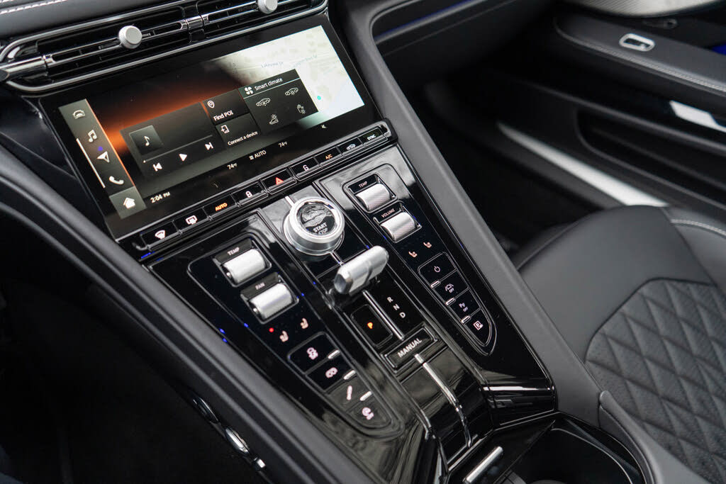 2026 Aston Martin DB12 V8 RWD photo 22