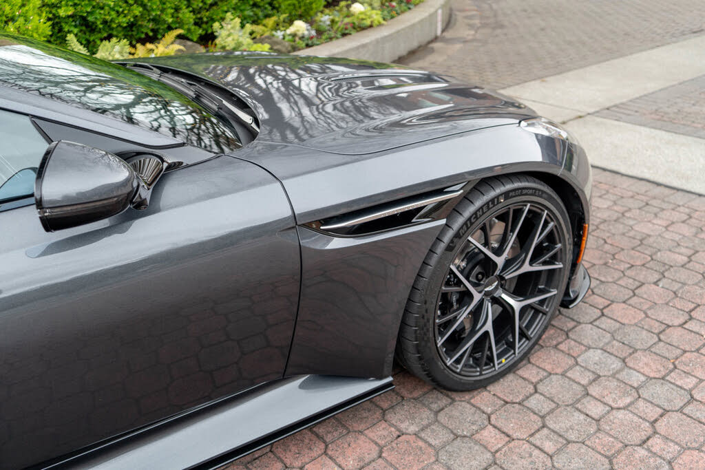 2026 Aston Martin DB12 V8 RWD photo 9