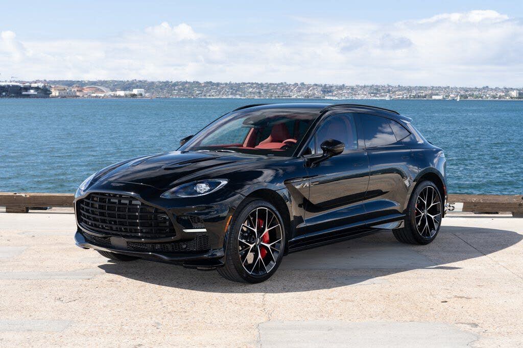 2026 Aston Martin DBX 707 AWD photo 2