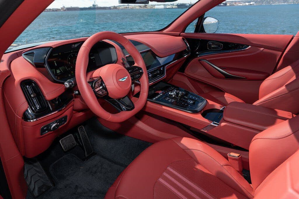 2026 Aston Martin DBX 707 AWD photo 13