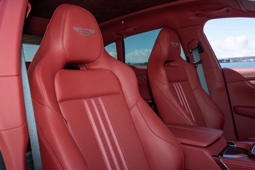 2026 Aston Martin DBX 707 AWD photo 16