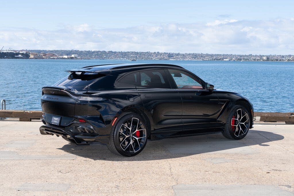 2026 Aston Martin DBX 707 AWD photo 3