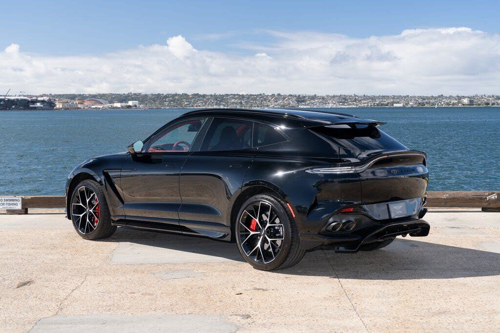 2026 Aston Martin DBX 707 AWD photo 4