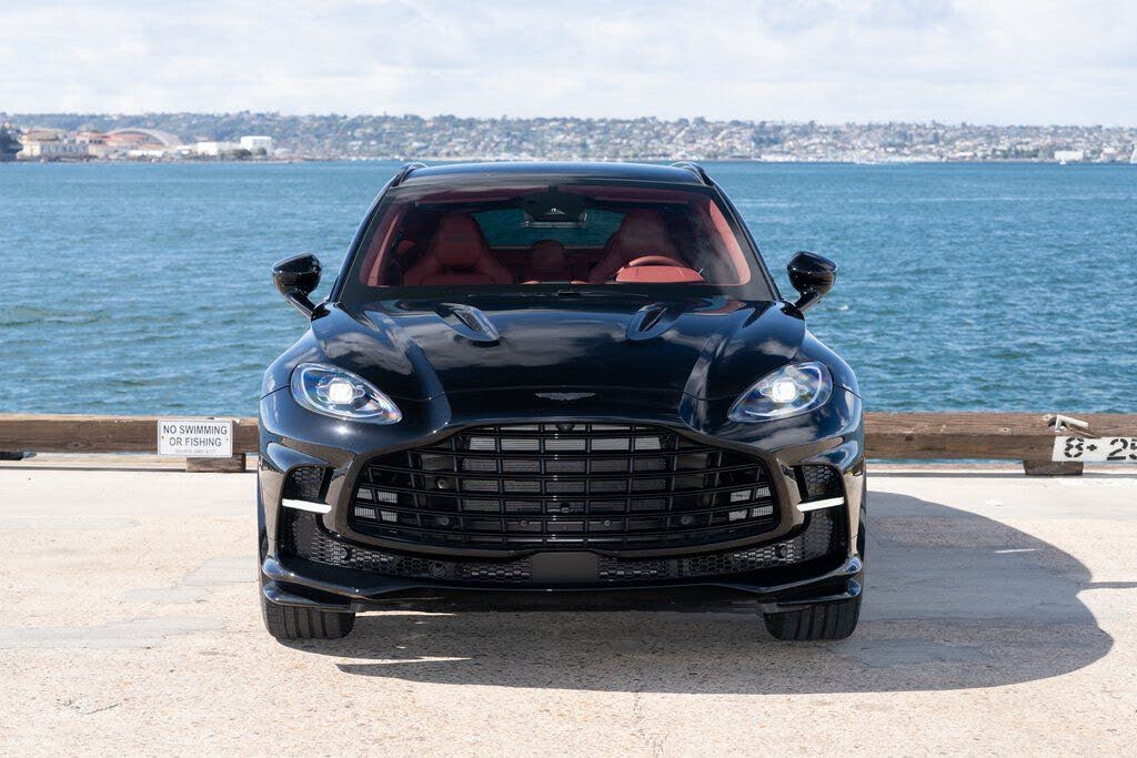 2026 Aston Martin DBX 707 AWD photo 5
