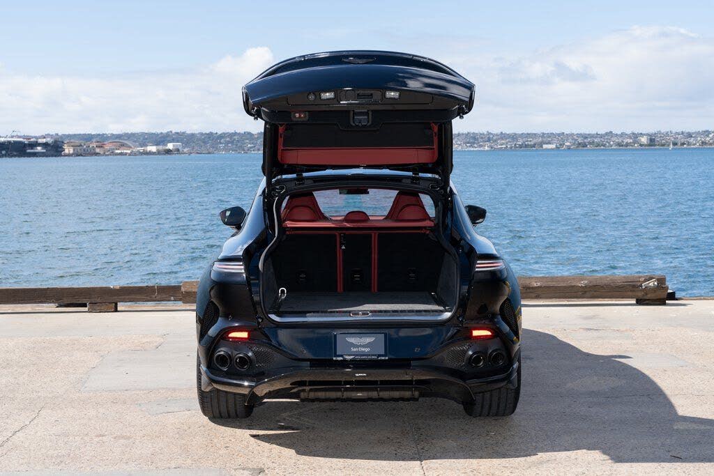 2026 Aston Martin DBX 707 AWD photo 7