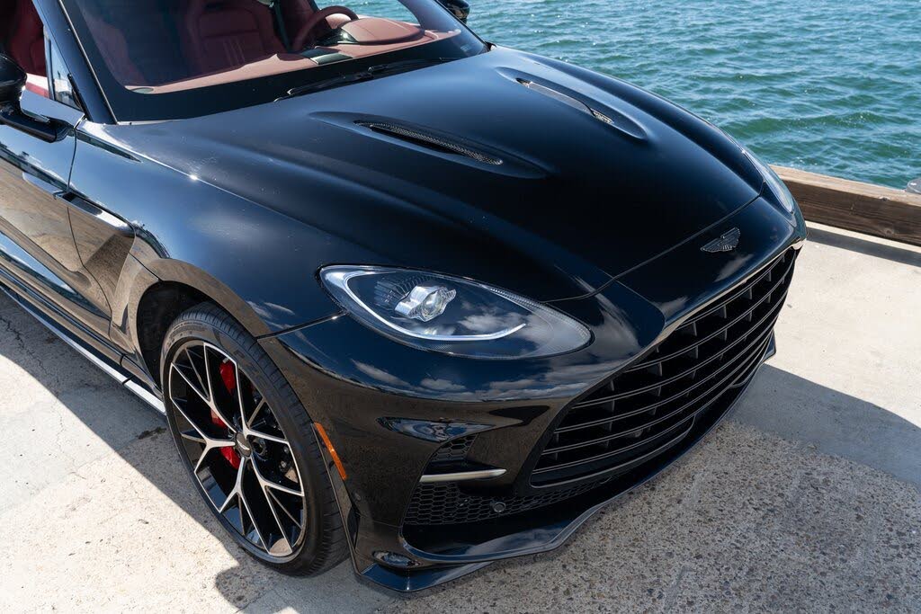 2026 Aston Martin DBX 707 AWD photo 9