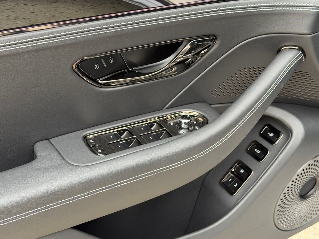 2026 Bentley Flying Spur AWD photo 17