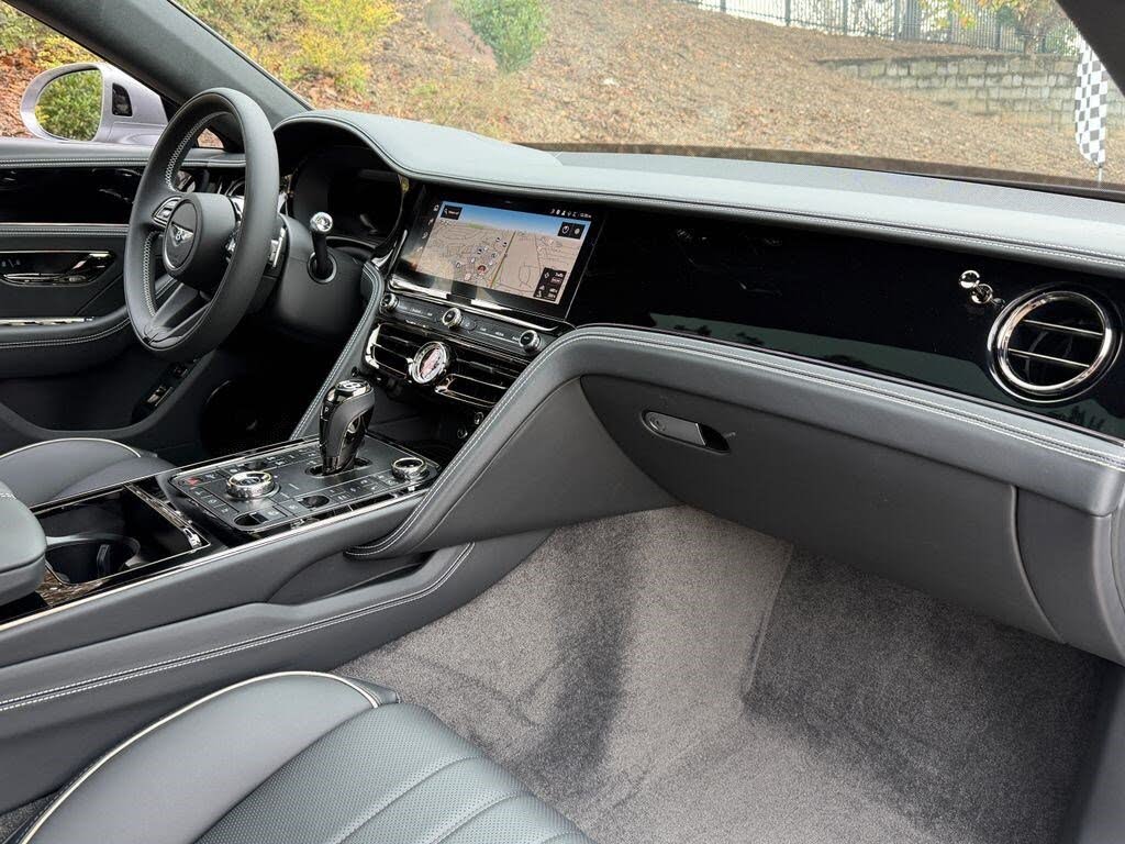 2026 Bentley Flying Spur AWD photo 3