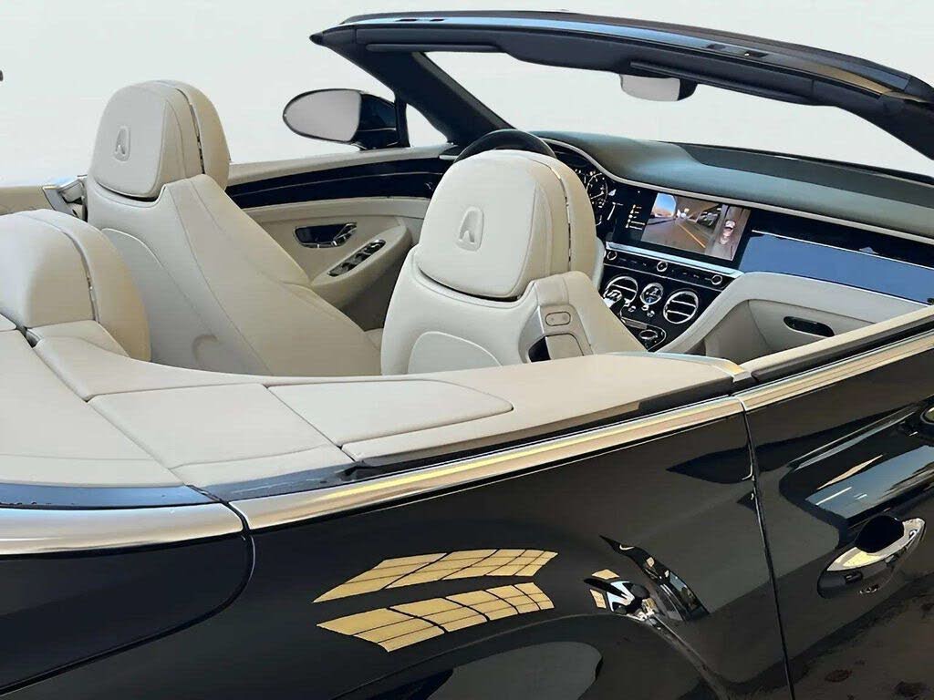 2022 Bentley Continental GTC V8 AWD photo 24