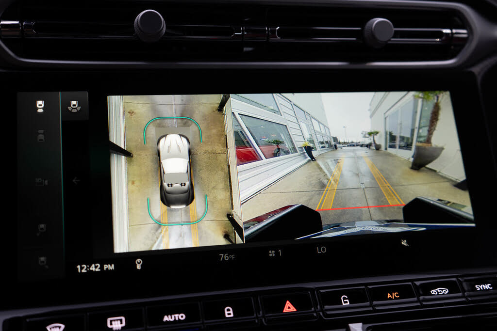 2026 Aston Martin Vantage S Roadster RWD photo 22