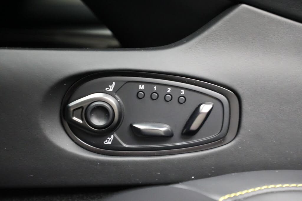 2026 Aston Martin DB12 V8 RWD photo 18