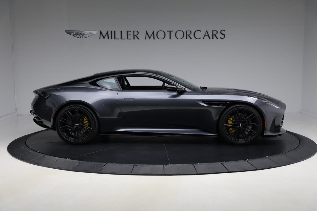 2026 Aston Martin DB12 V8 RWD photo 9