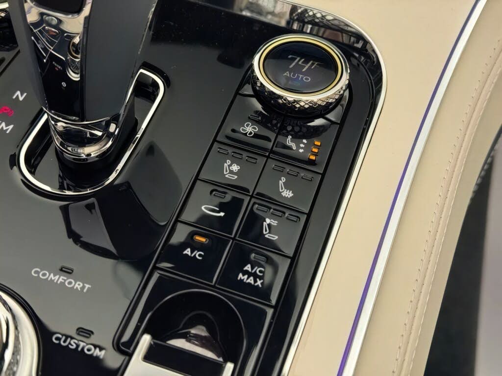 2026 Bentley Continental GTC Azure AWD photo 14
