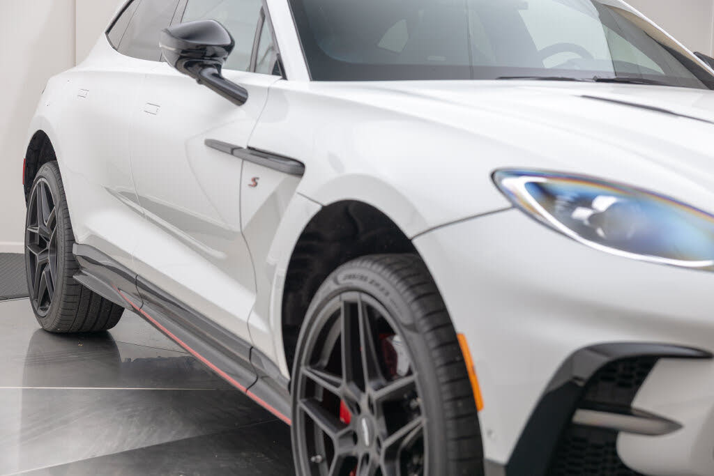 2026 Aston Martin DBX S AWD photo 9