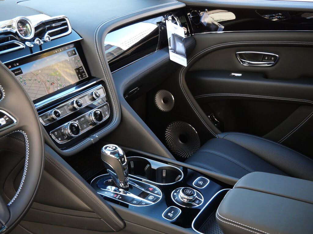 2025 Bentley Bentayga photo 13