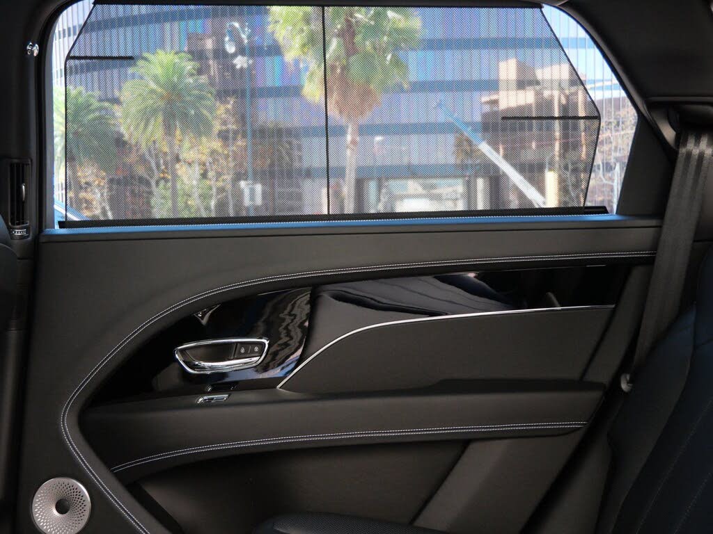 2025 Bentley Bentayga photo 21