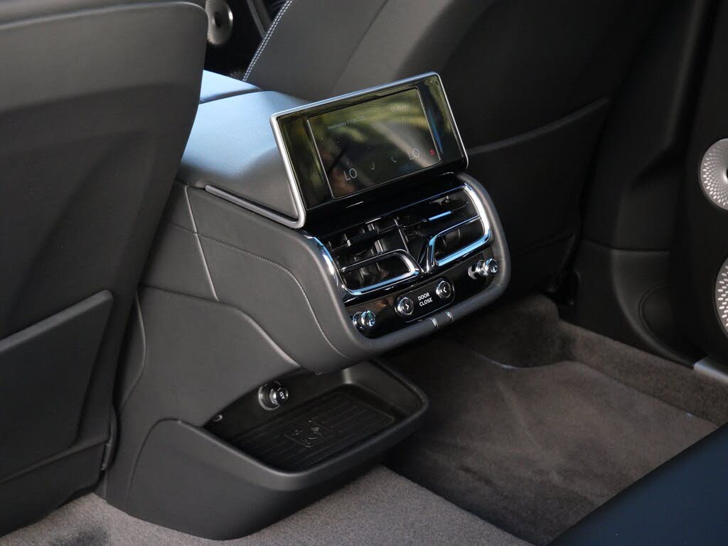 2025 Bentley Bentayga photo 22